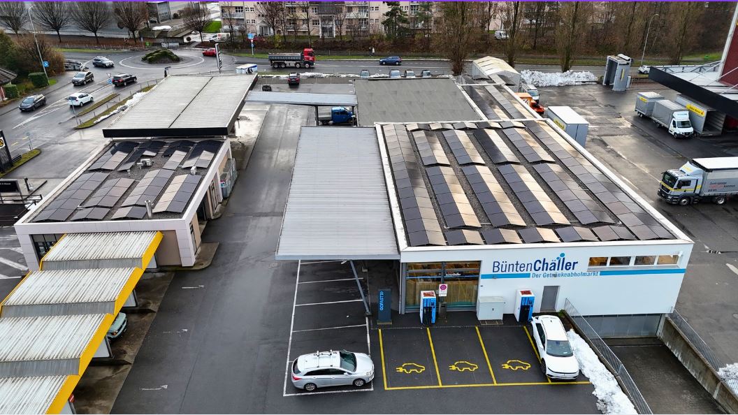 Unsere neue Photovoltaik-Anlage ist am Start